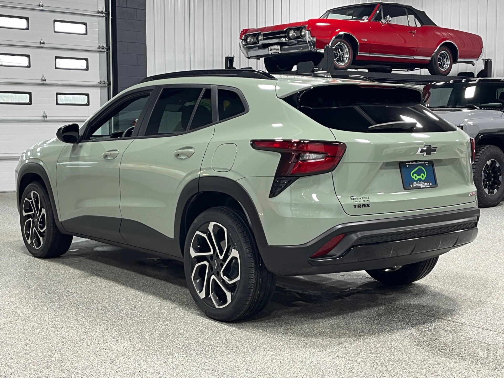 Certified 2024 Chevrolet Trax RS w/ Sunroof Package FWD image 3