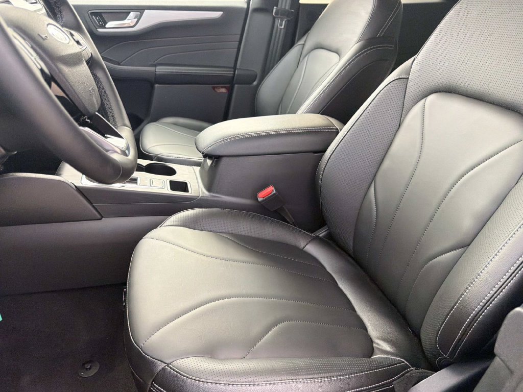 New 2025 Ford Escape SE w/ PHEV Premium Package FWD image 11