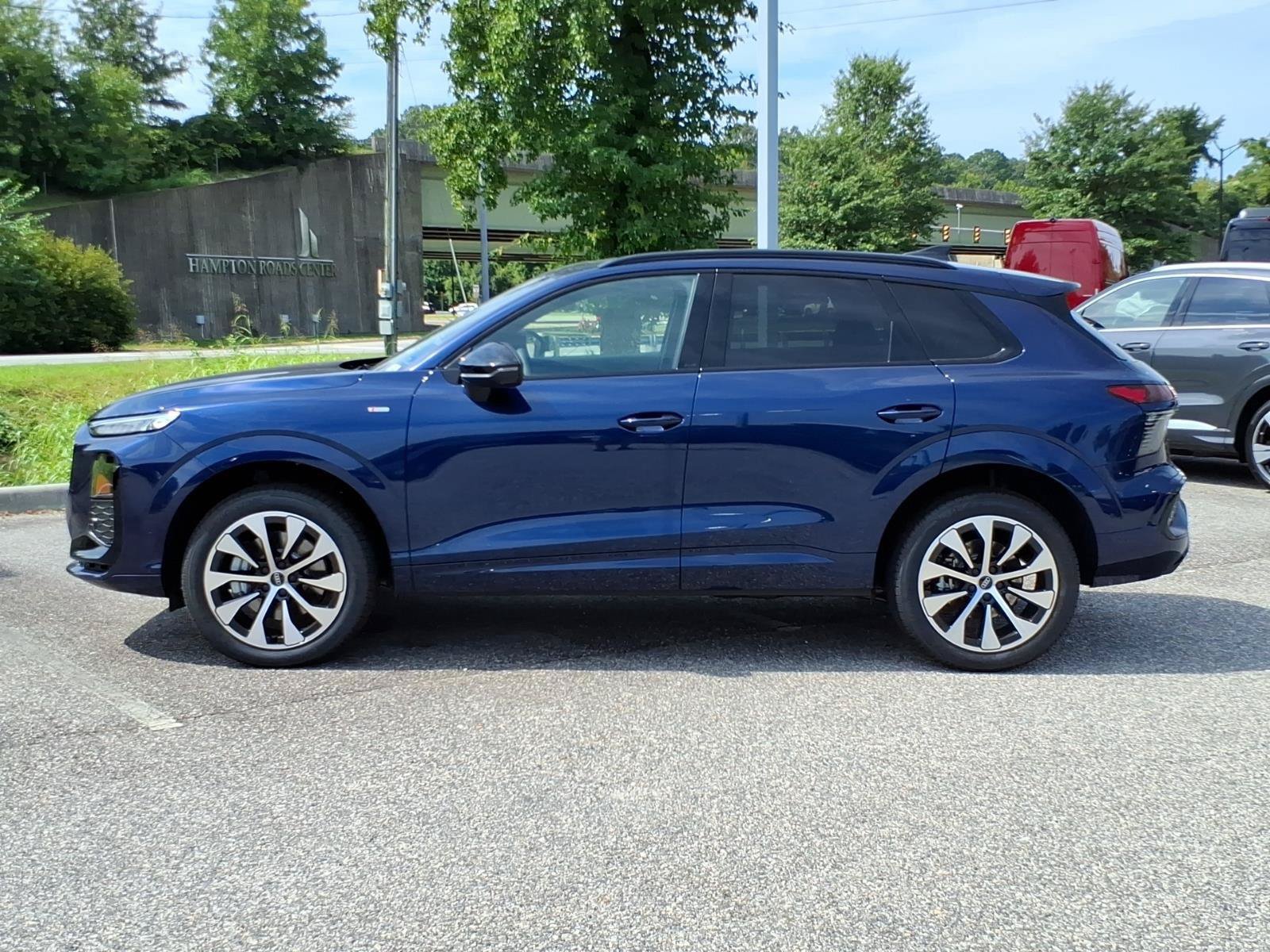 New 2026 Audi Q3 quattro 2.0T AWD/4WD image 3