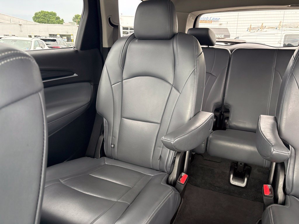 Used 2019 Buick Enclave Essence FWD image 12