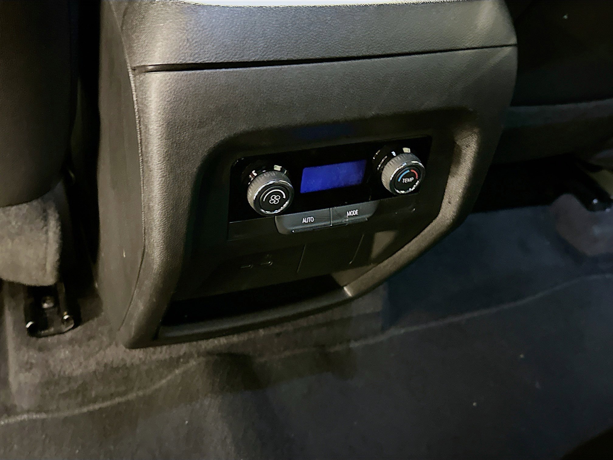 Used 2025 Chevrolet Traverse LT image 28