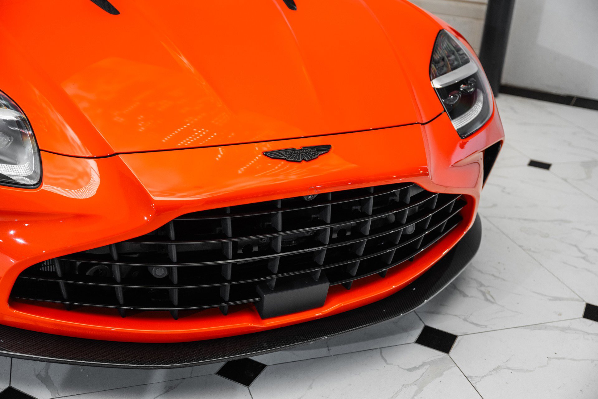 Used 2025 Aston Martin V8 Vantage Coupe image 46