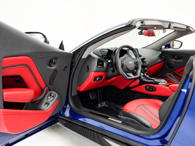 Used 2022 Aston Martin V8 Vantage Roadster RWD image 7