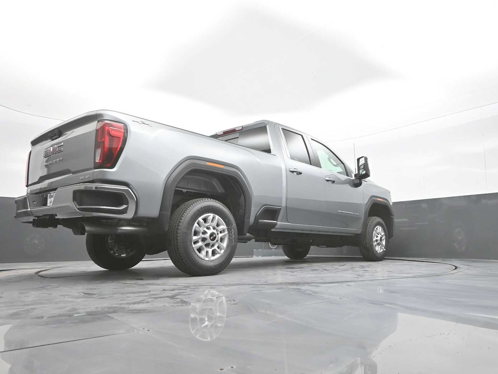 New 2026 GMC Sierra 2500 SLE w/ Preferred Package AWD/4WD image 42