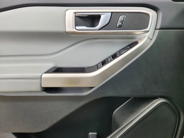 Used 2023 Ford Explorer XLT w/ Equipment Group 202A image 18