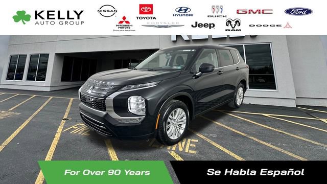 Used 2022 Mitsubishi Outlander ES image 1