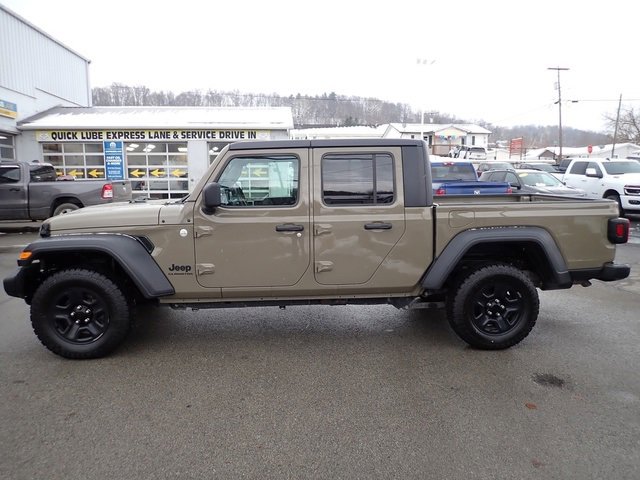 Used 2020 Jeep Gladiator Sport image 2