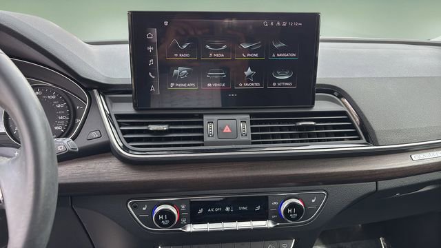 Used 2024 Audi Q5 2.0T Premium w/ Convenience Package image 26