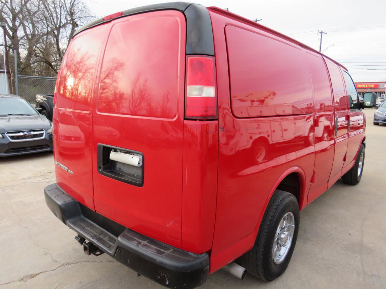 Used 2009 Chevrolet Express 2500 RWD image 4