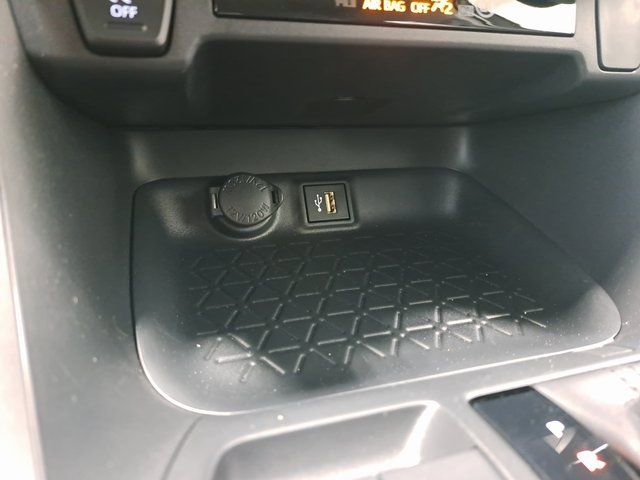 Used 2025 Toyota RAV4 XLE image 16