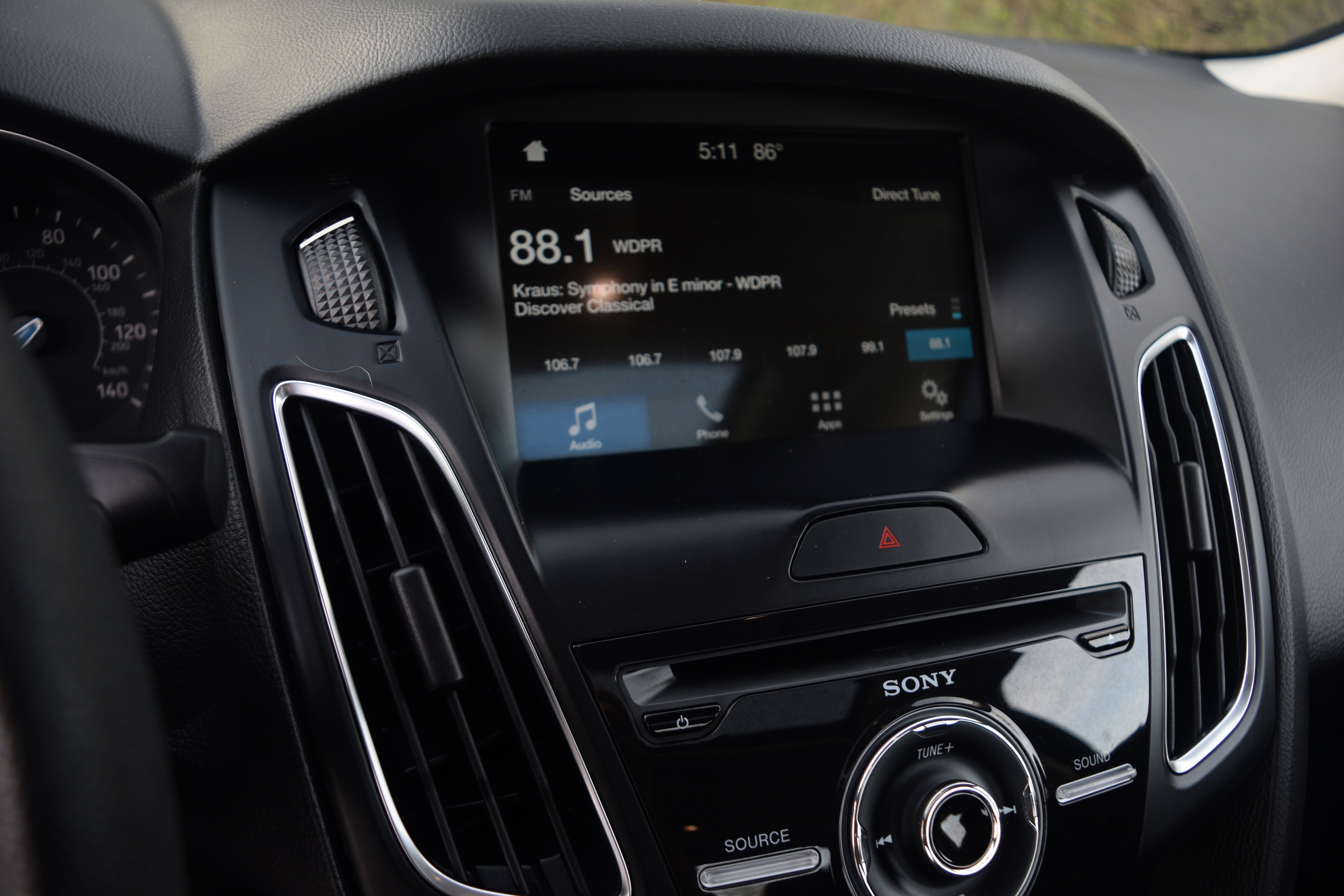 Used 2018 Ford Focus SEL FWD image 9