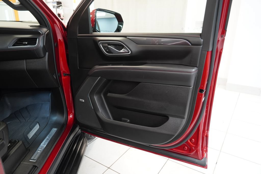 Used 2023 Chevrolet Tahoe RST w/ Luxury Package AWD/4WD image 17