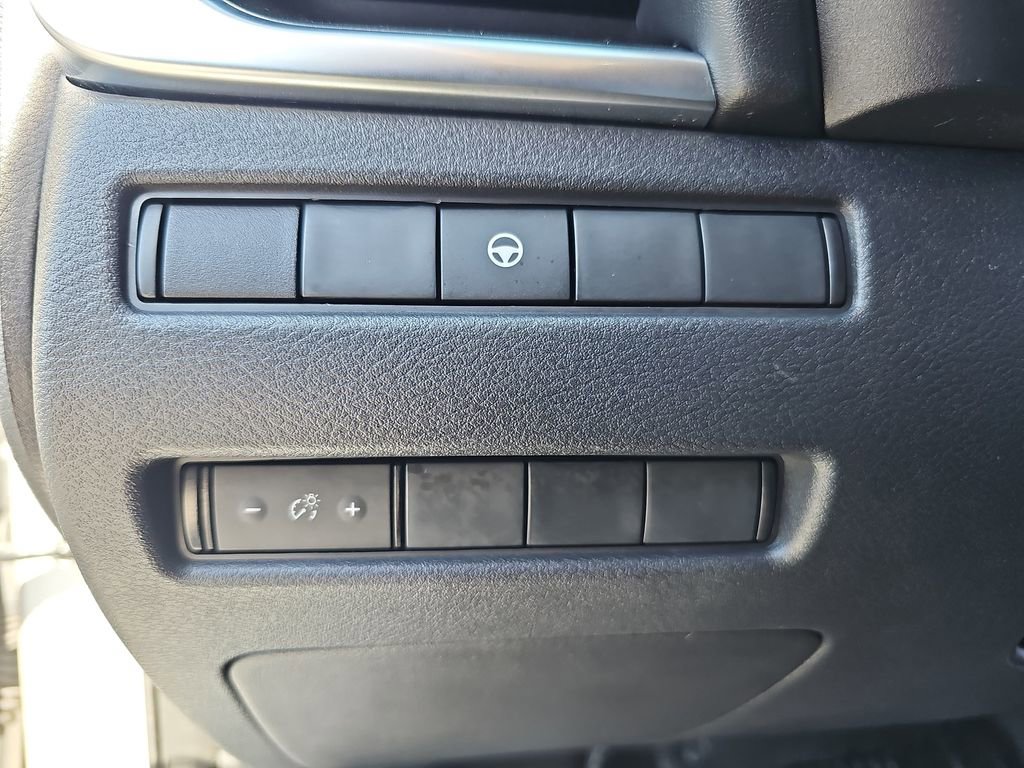 Used 2022 Nissan Rogue SV image 24