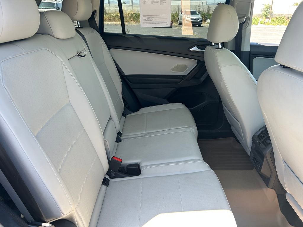 Used 2019 Volkswagen Tiguan SE w/ Panoramic Sunroof Package AWD/4WD image 34