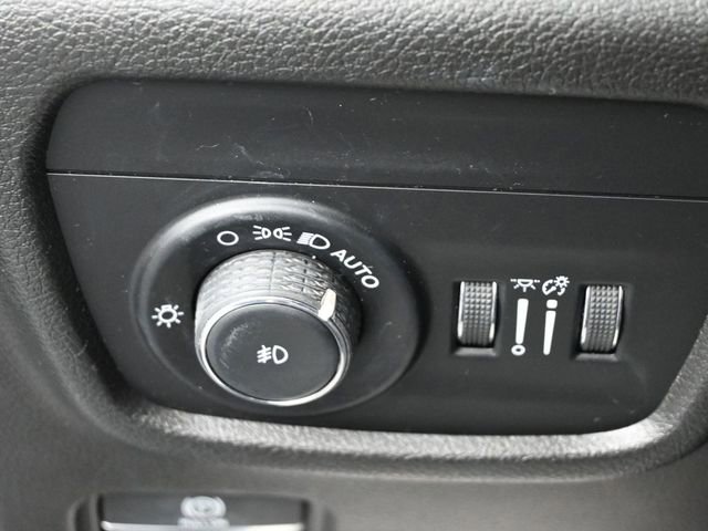 Used 2022 Jeep Grand Cherokee Limited image 35