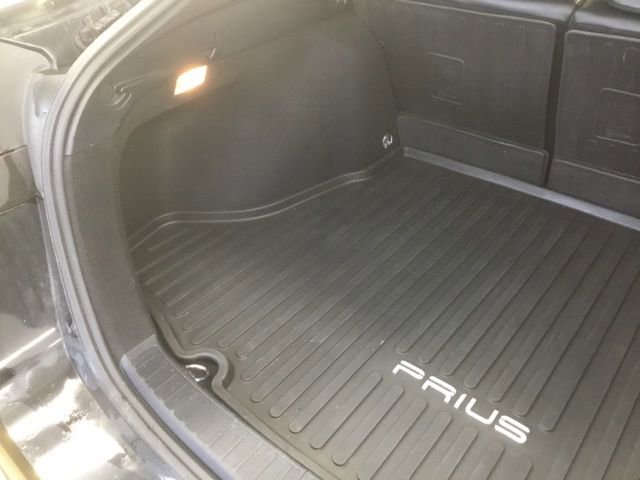 Used 2020 Toyota Prius XLE AWD/4WD image 18