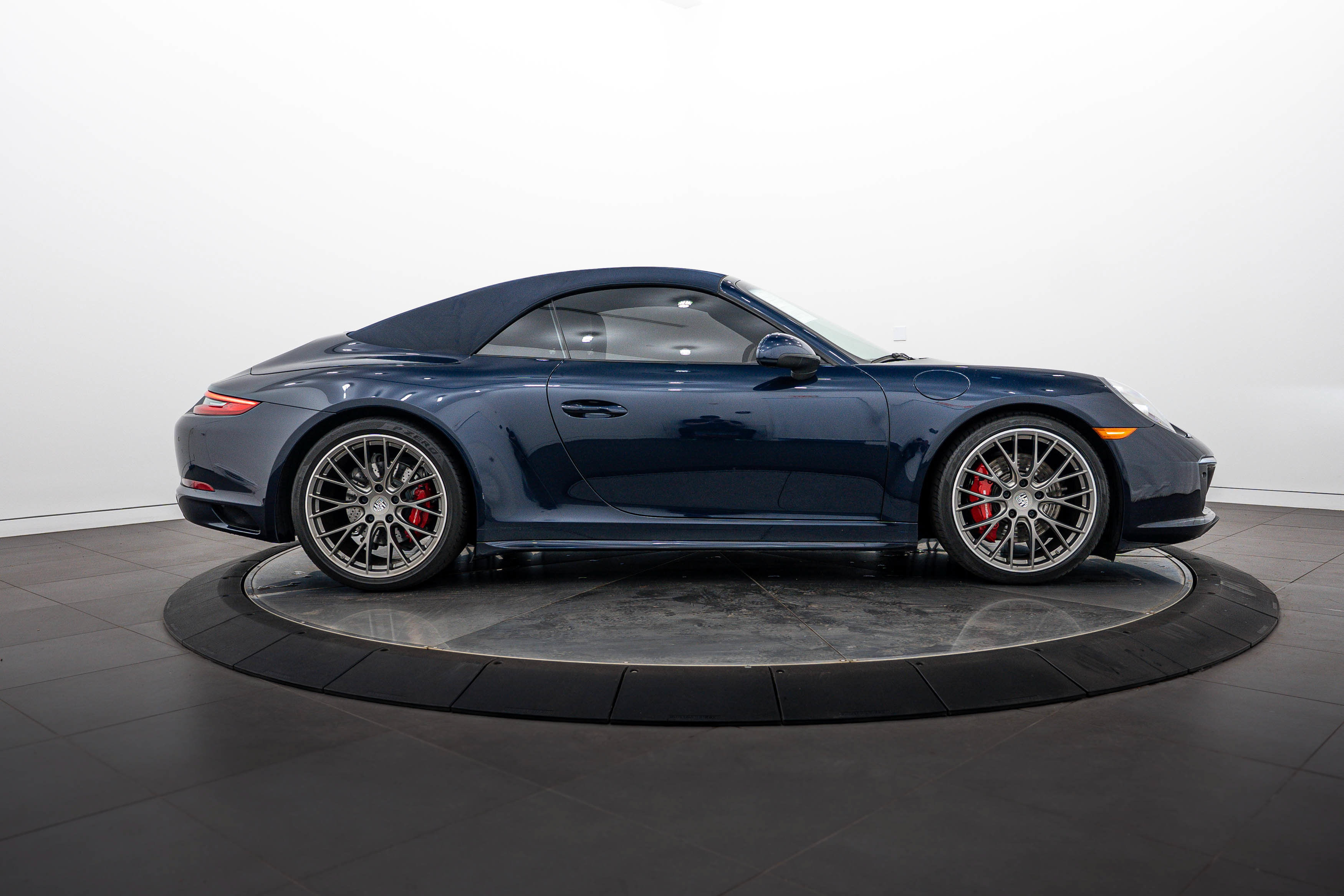 Certified 2017 Porsche 911 Carrera 4S AWD/4WD image 32