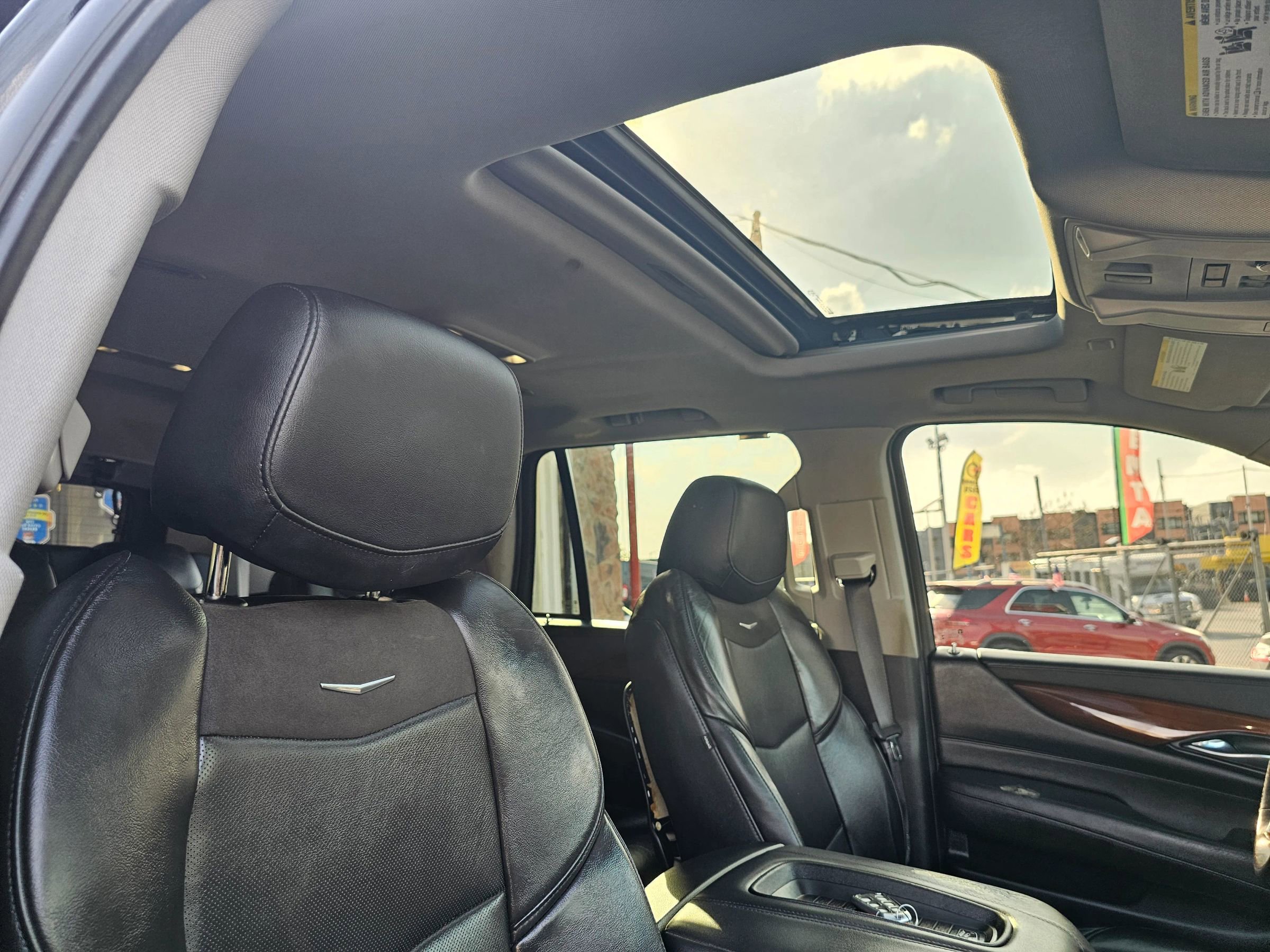 Used 2020 Cadillac Escalade Luxury RWD image 16