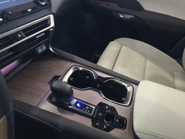 Used 2025 Lexus RX 350 w/ Convenience Package image 24