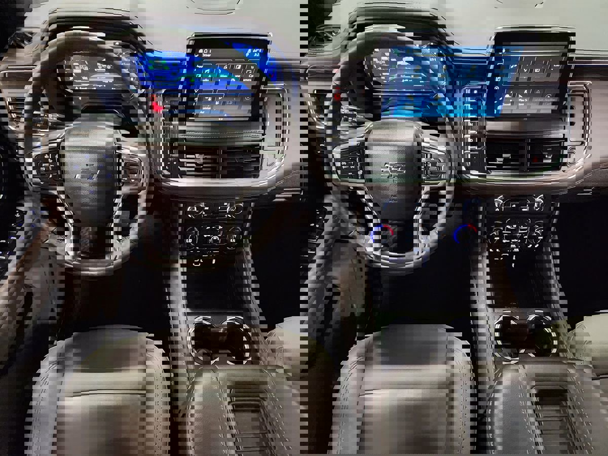 Used 2024 Chevrolet Tahoe Z71 w/ Luxury Package AWD/4WD image 49