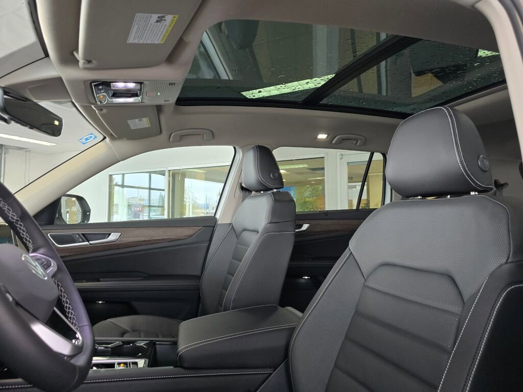 New 2025 Volkswagen Atlas Cross Sport SEL R-Line image 18