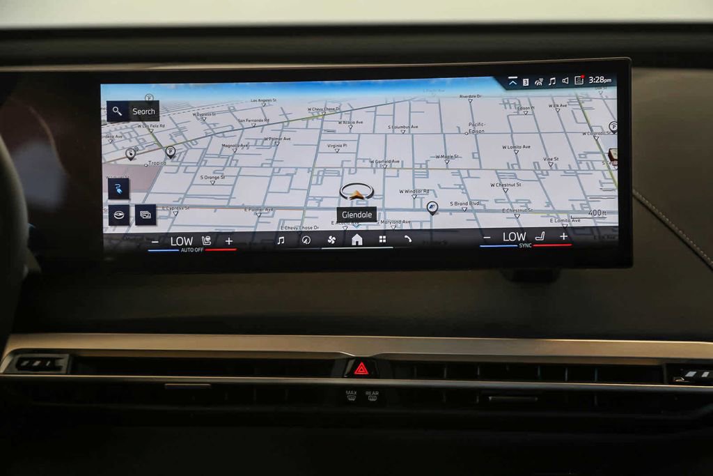 Used 2025 BMW iX xDrive50 w/ Premium Package image 13