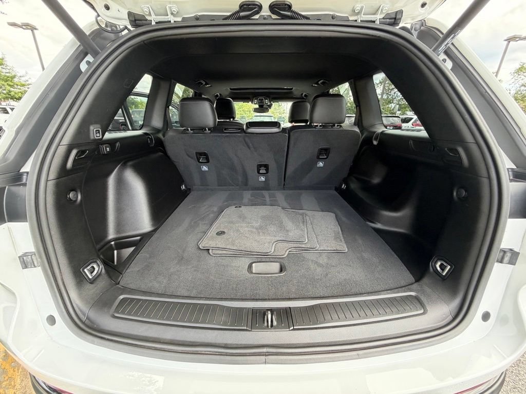 Used 2023 Jeep Grand Cherokee Altitude AWD/4WD image 34