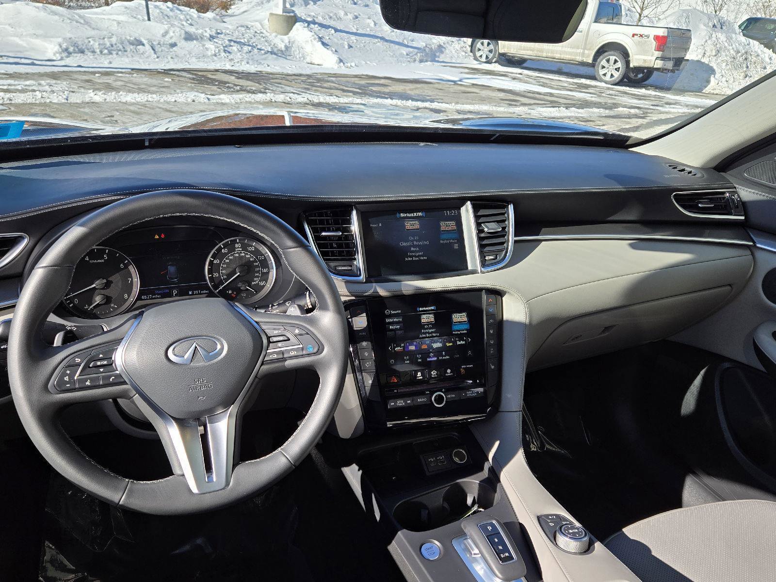 Certified 2025 INFINITI QX50 Luxe image 8