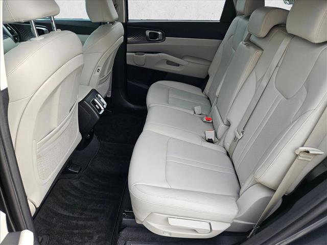 Used 2023 Kia Sorento S w/ Panoramic Sunroof Package FWD image 19
