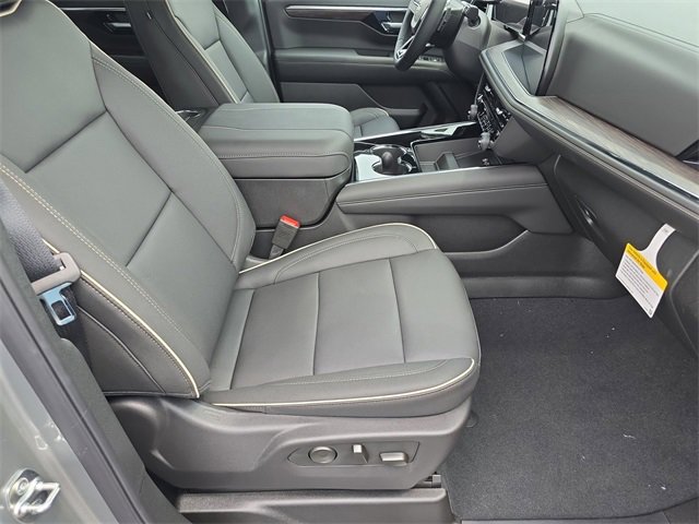 New 2025 Chevrolet Suburban Premier image 28