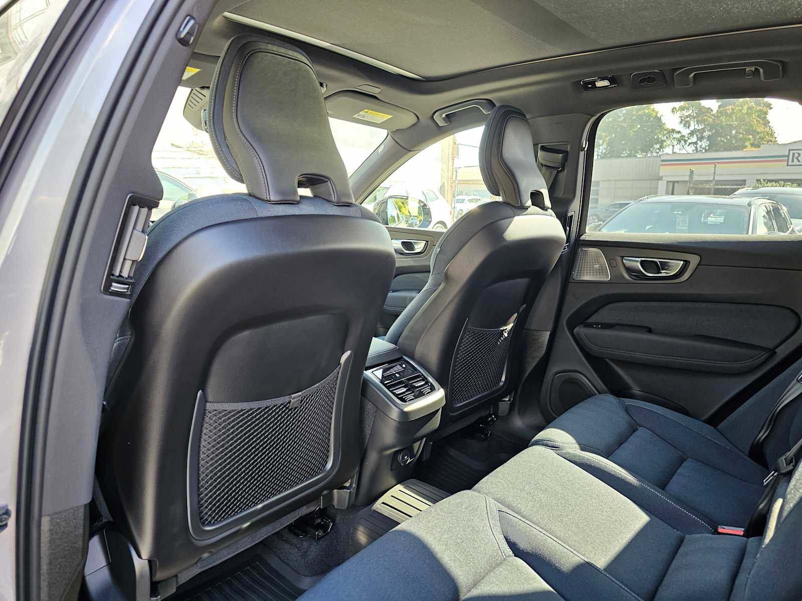 New 2026 Volvo XC60 B5 Ultra w/ Protection Package Premier image 20