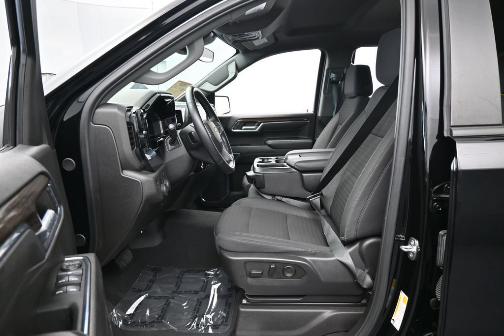 Used 2024 Chevrolet Silverado 1500 LT RWD image 11