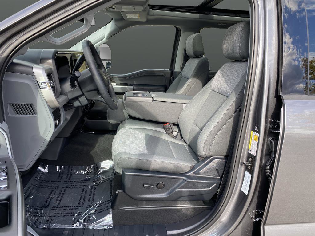 New 2026 Ford F250 XLT w/ XLT Premium Package AWD/4WD image 4