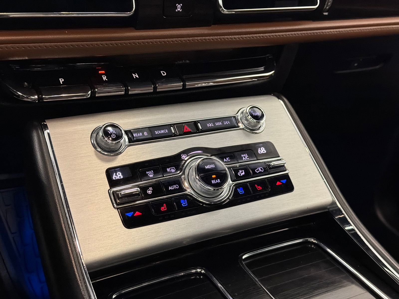 Used 2020 Lincoln Aviator Reserve AWD/4WD image 31