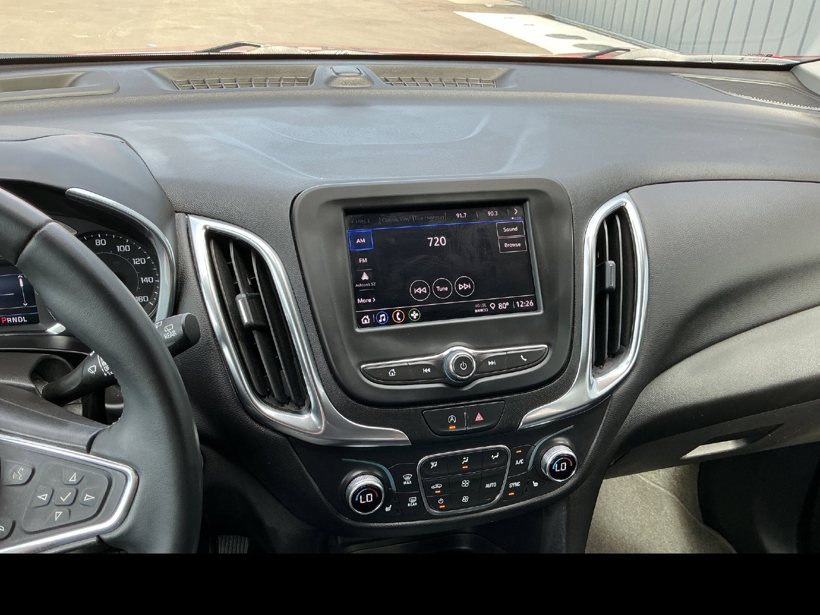 Used 2024 Chevrolet Equinox LT FWD image 18