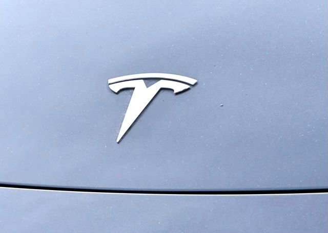 Used 2023 Tesla Model Y Long Range image 3