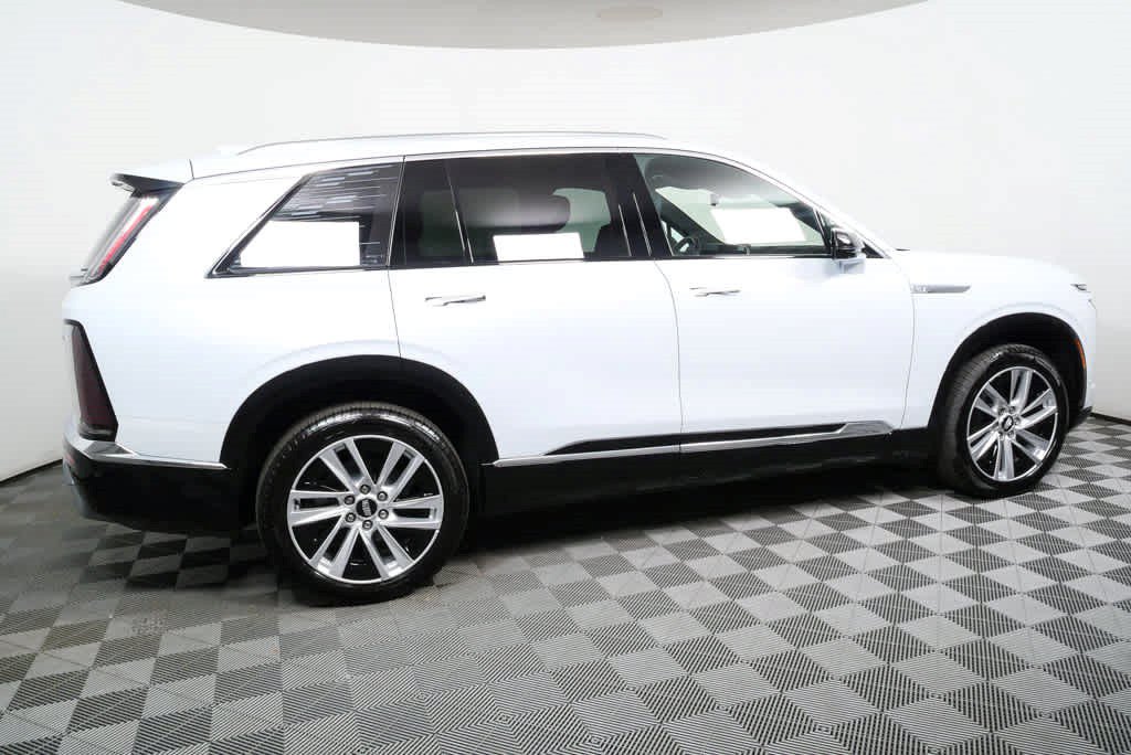 Certified 2026 Cadillac Vistiq Luxury AWD/4WD image 2