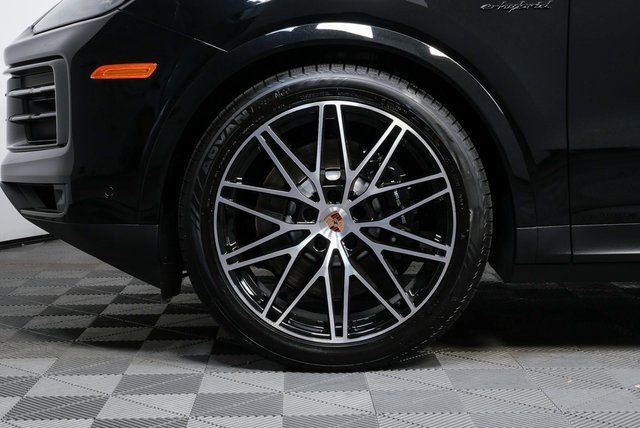 New 2026 Porsche Cayenne S image 38