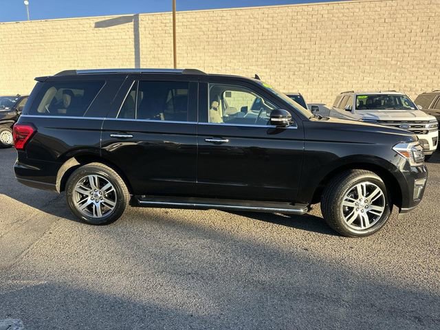 Used 2023 Ford Expedition Limited image 3