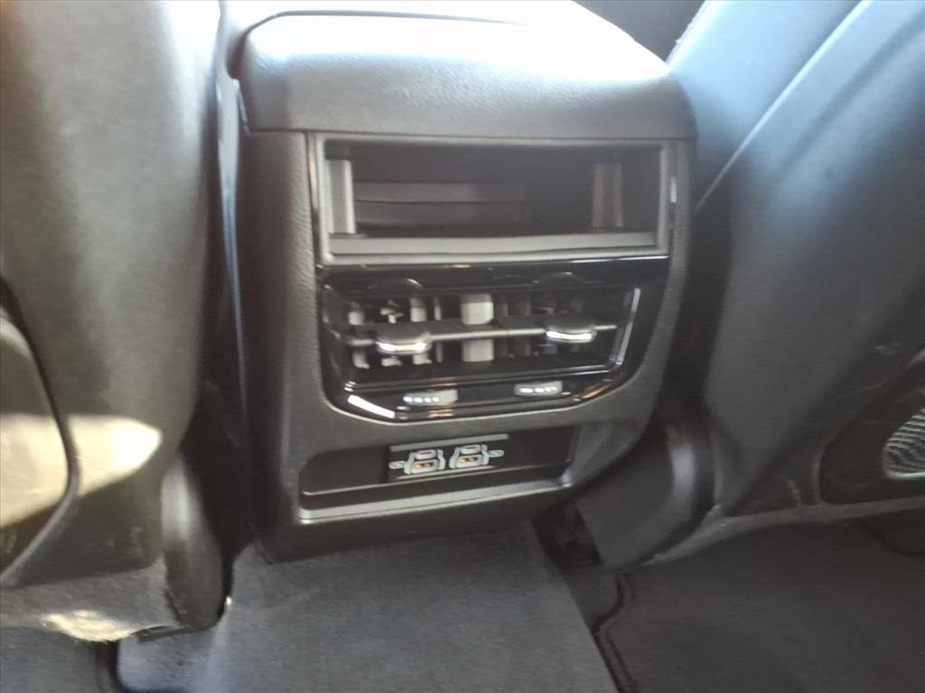 Used 2023 Jeep Grand Cherokee Laredo image 7