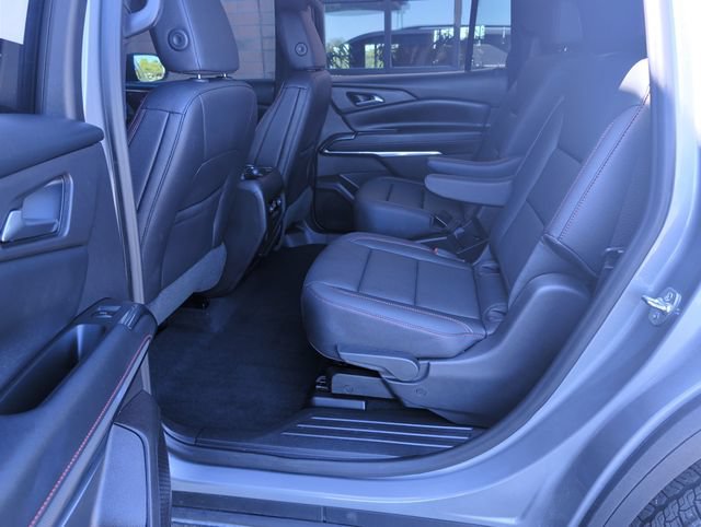 Used 2026 Chevrolet Traverse Z71 w/ LPO, Floor Liner Package AWD/4WD image 23