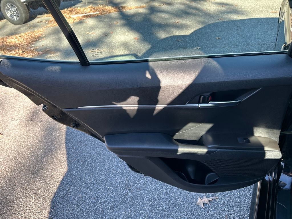 Used 2024 Toyota Camry SE image 21