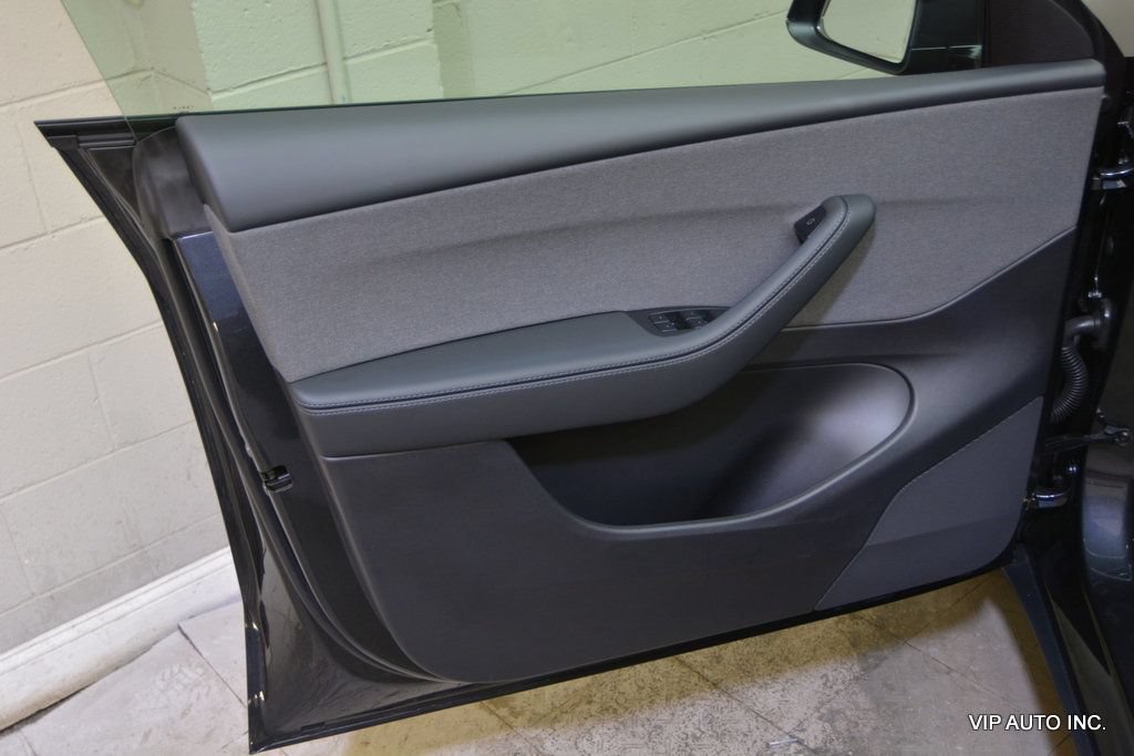Used 2026 Tesla Model Y 2WD image 15