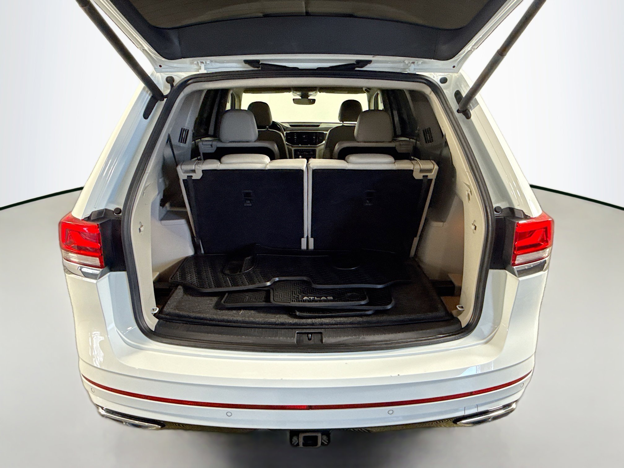 Used 2021 Volkswagen Atlas SEL R-Line image 35