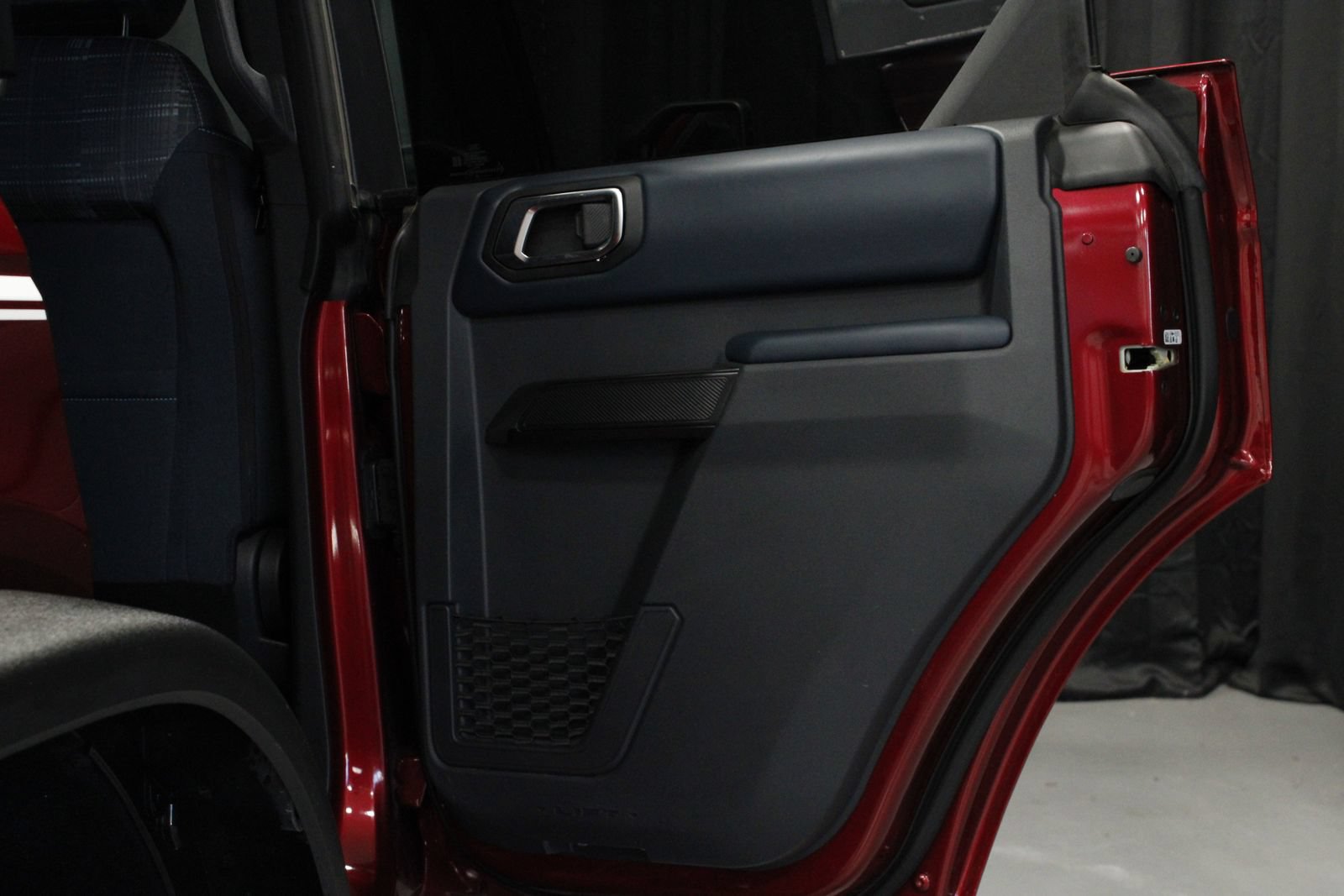Used 2025 Ford Bronco Heritage Edition AWD/4WD image 15