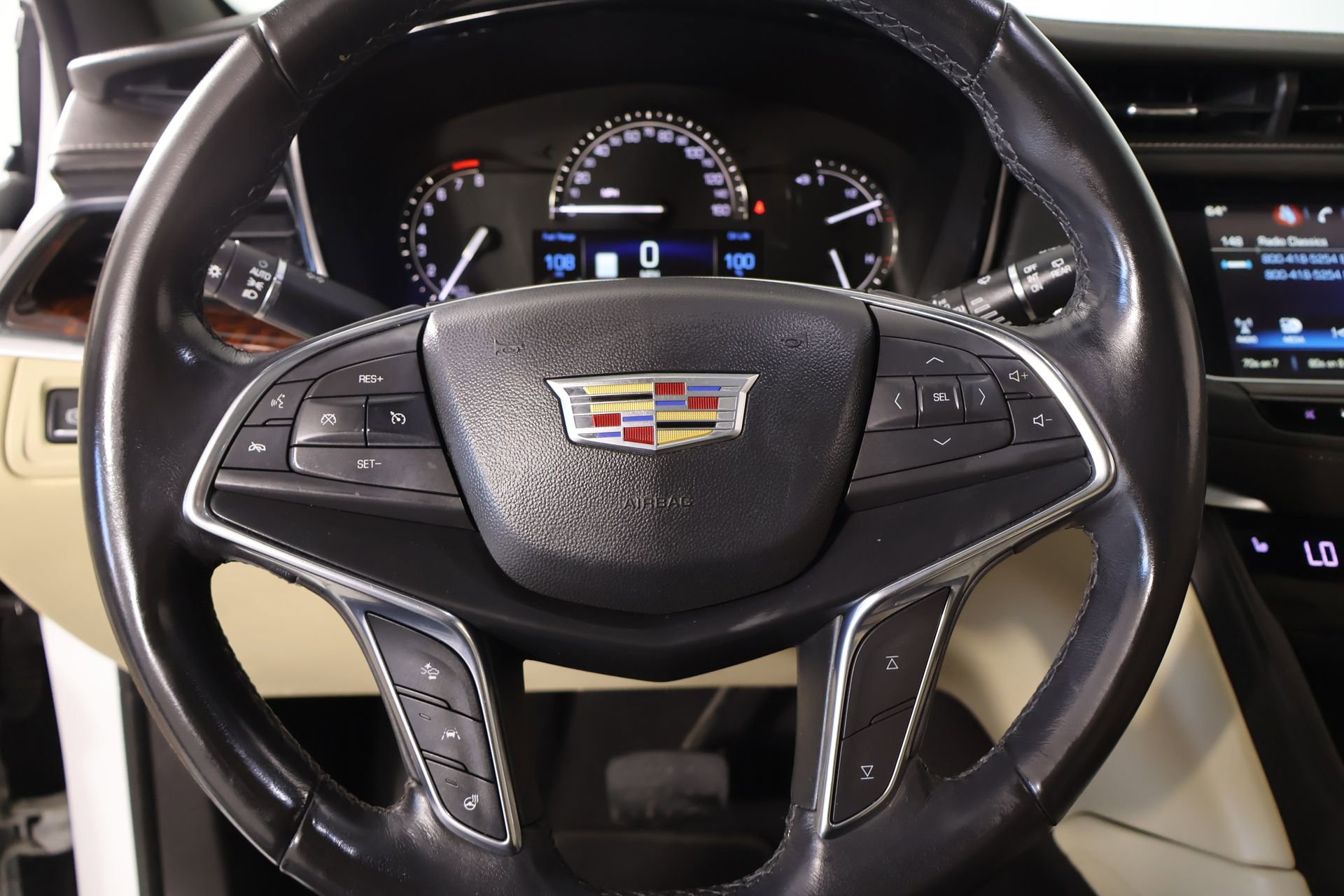 Used 2018 Cadillac XT5 Luxury w/ Driver Awareness Package image 3