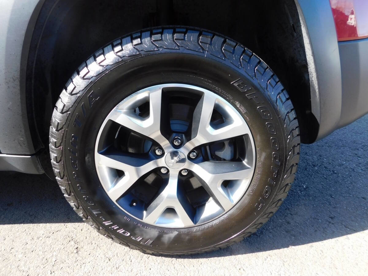 Used 2017 Jeep Cherokee Trailhawk image 26