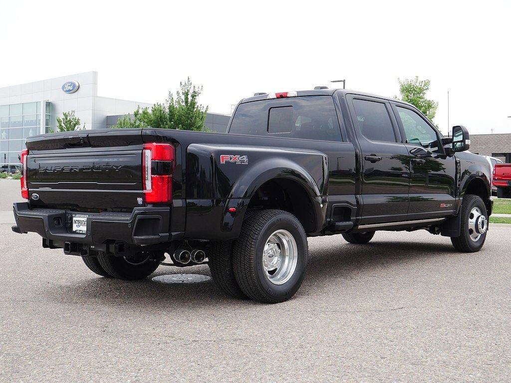 Used 2026 Ford F350 Platinum AWD/4WD image 6