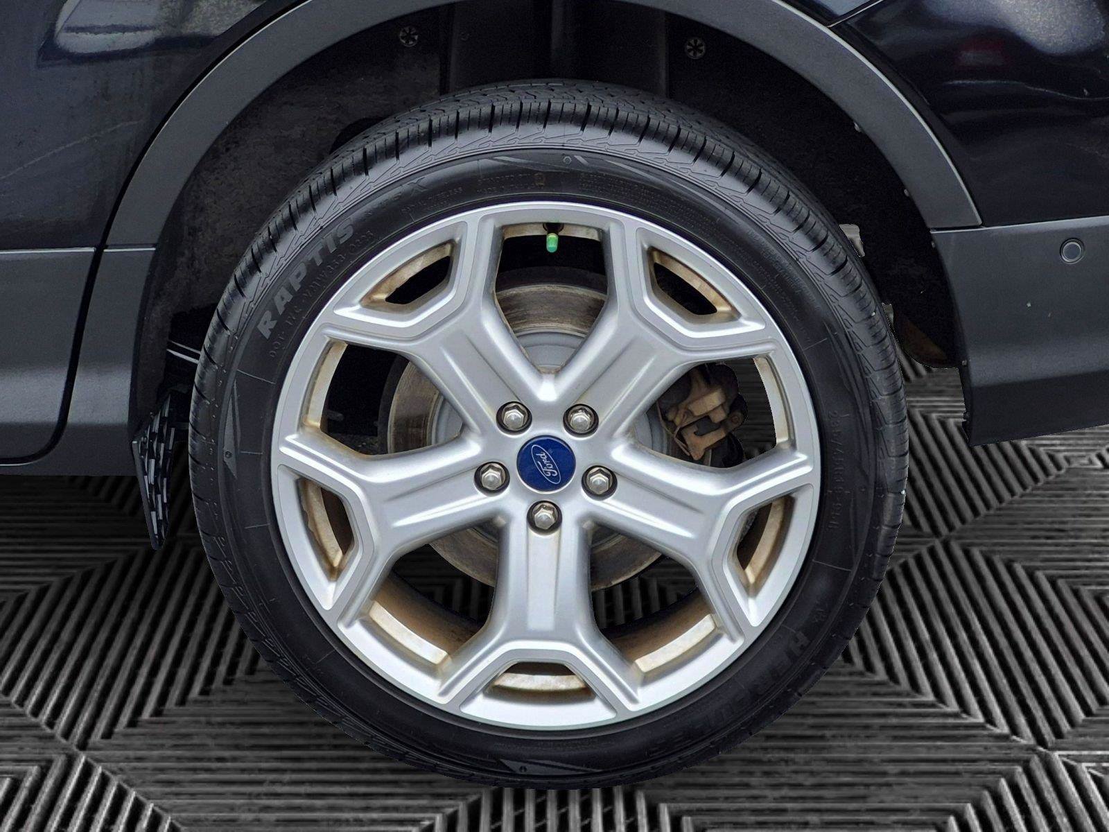 Used 2017 Ford Escape Titanium w/ Equipment Group 301A AWD/4WD image 26