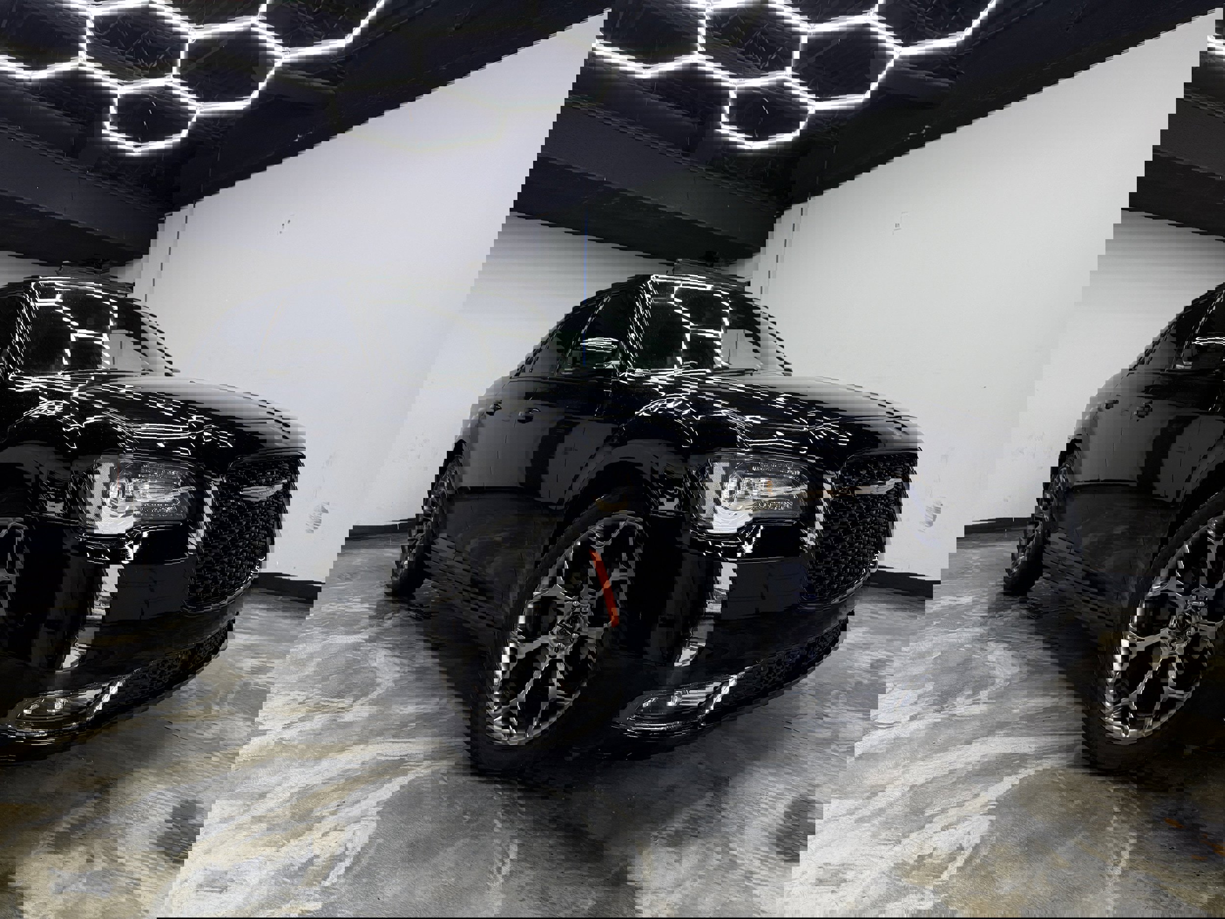 Used 2018 Chrysler 300 S image 6